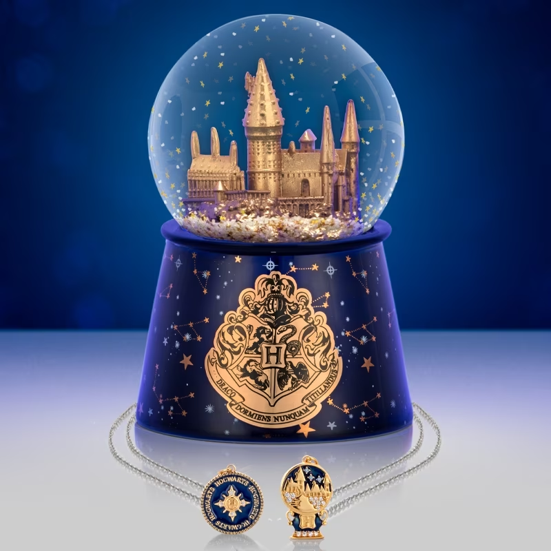 The Hogwarts Snow Globe Harry Potter Candle
